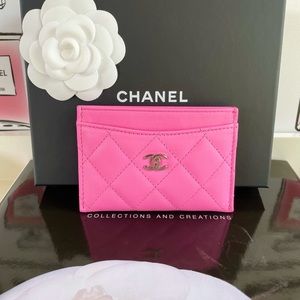 ๐๐ Chanel pink card holder ๐๐